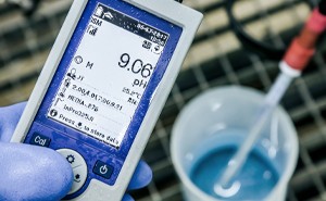 One-handed Operation for pH Measurement On-the-Go