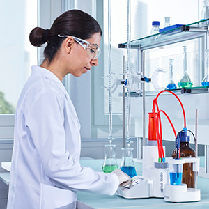 This webinar describes the advantages and benefits of automated titration over manual titration.