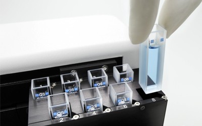 Automated Cuvette Changing for Spectrophotometers