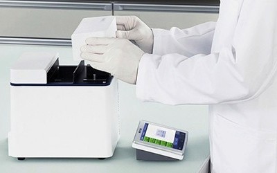 Automated Performance Verification for UV Vis Spectrophotometer