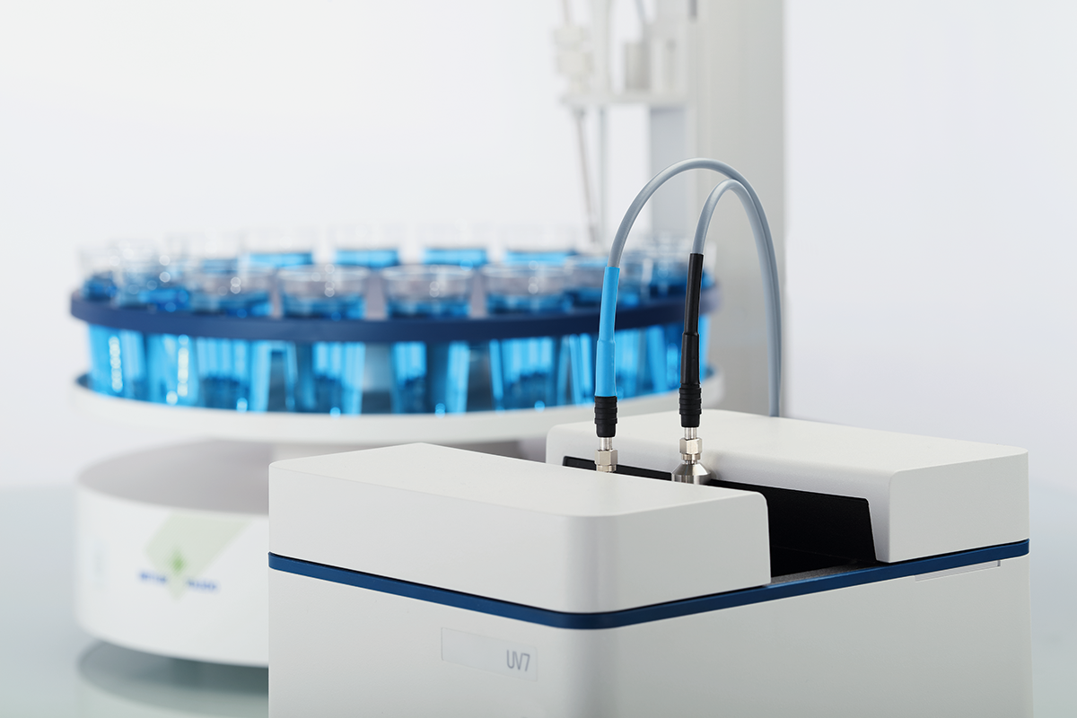 METTLER TOLEDO has expanded its range of laboratory automation products. The "InMotion" autosamplers feed samples to the UV/Vis spectrophotometer and are specially designed for larger volumes of 25 to 100 milliliters.
