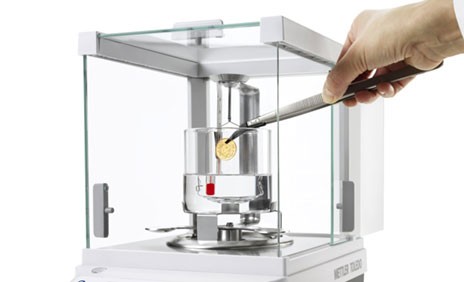 Weighing applications for diamond scales